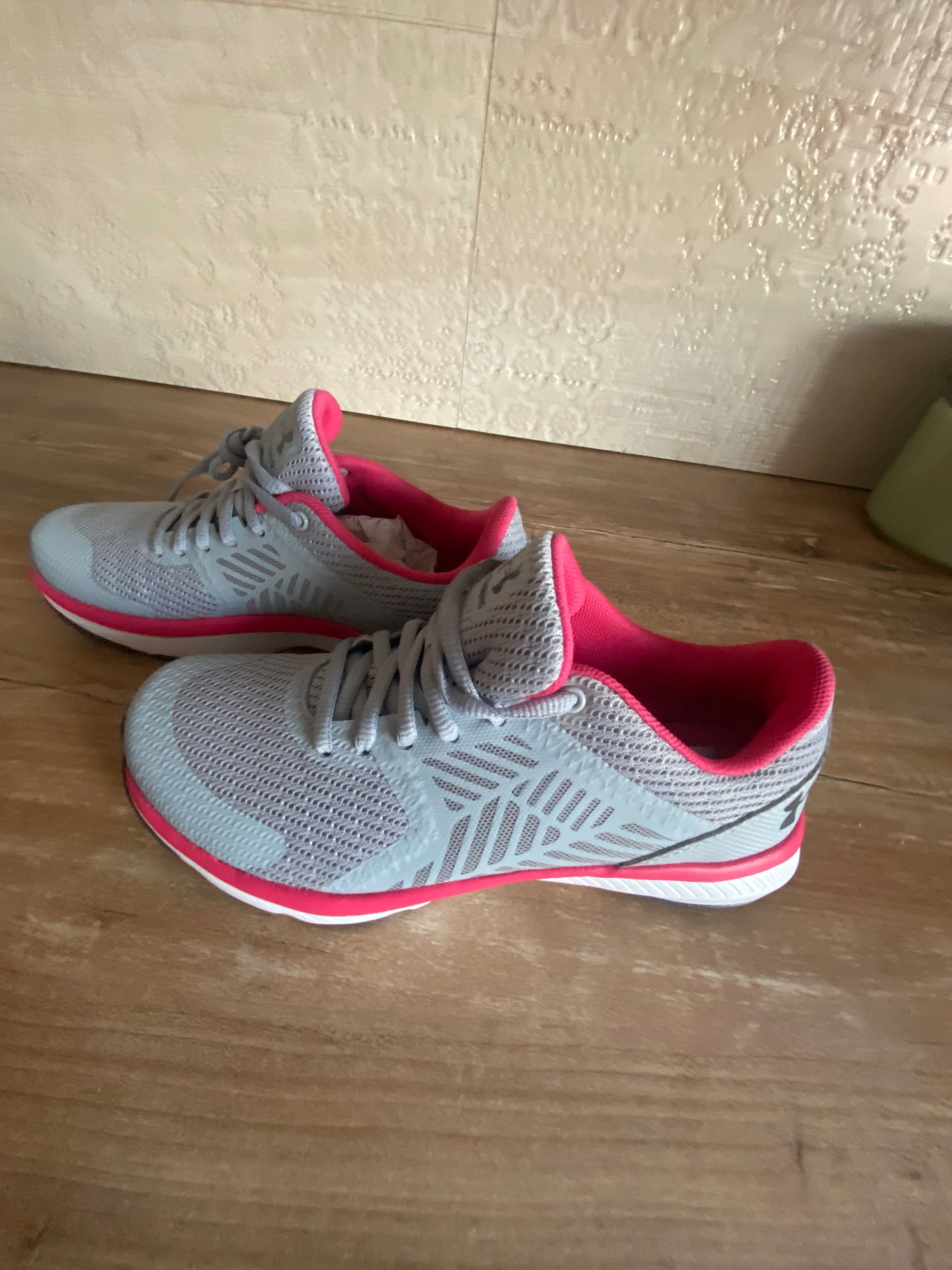 Vand adidasi Under Armour, originali, dama, 200 lei