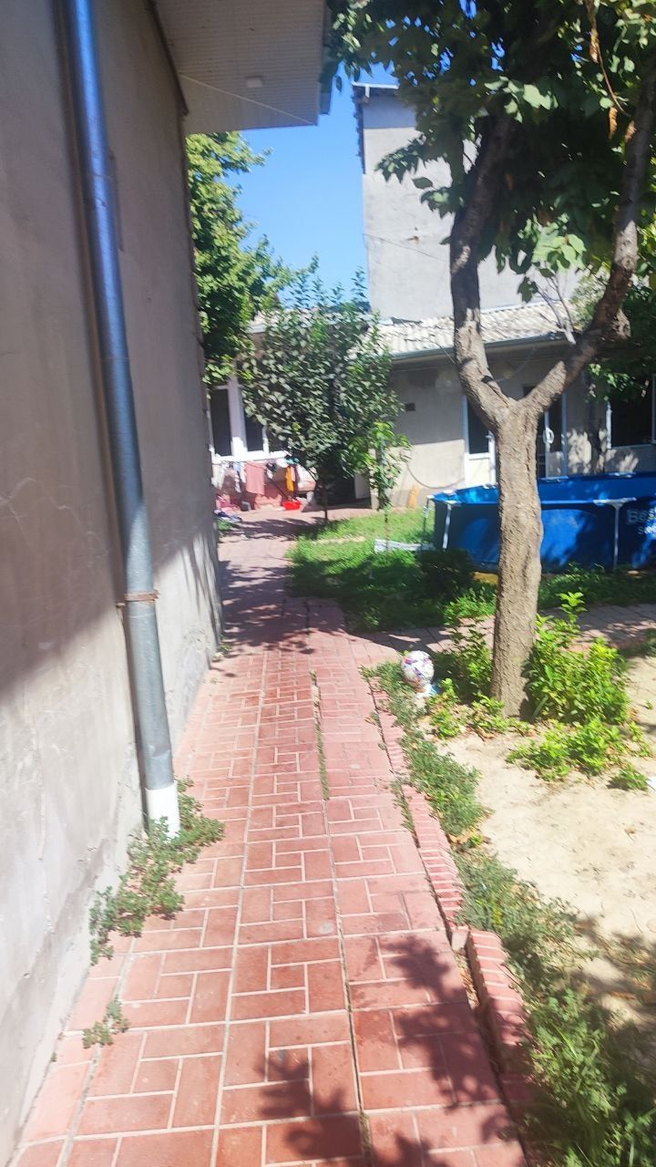 Xovli sotiladi komolon masjididan 500 metr 6.23 sotix