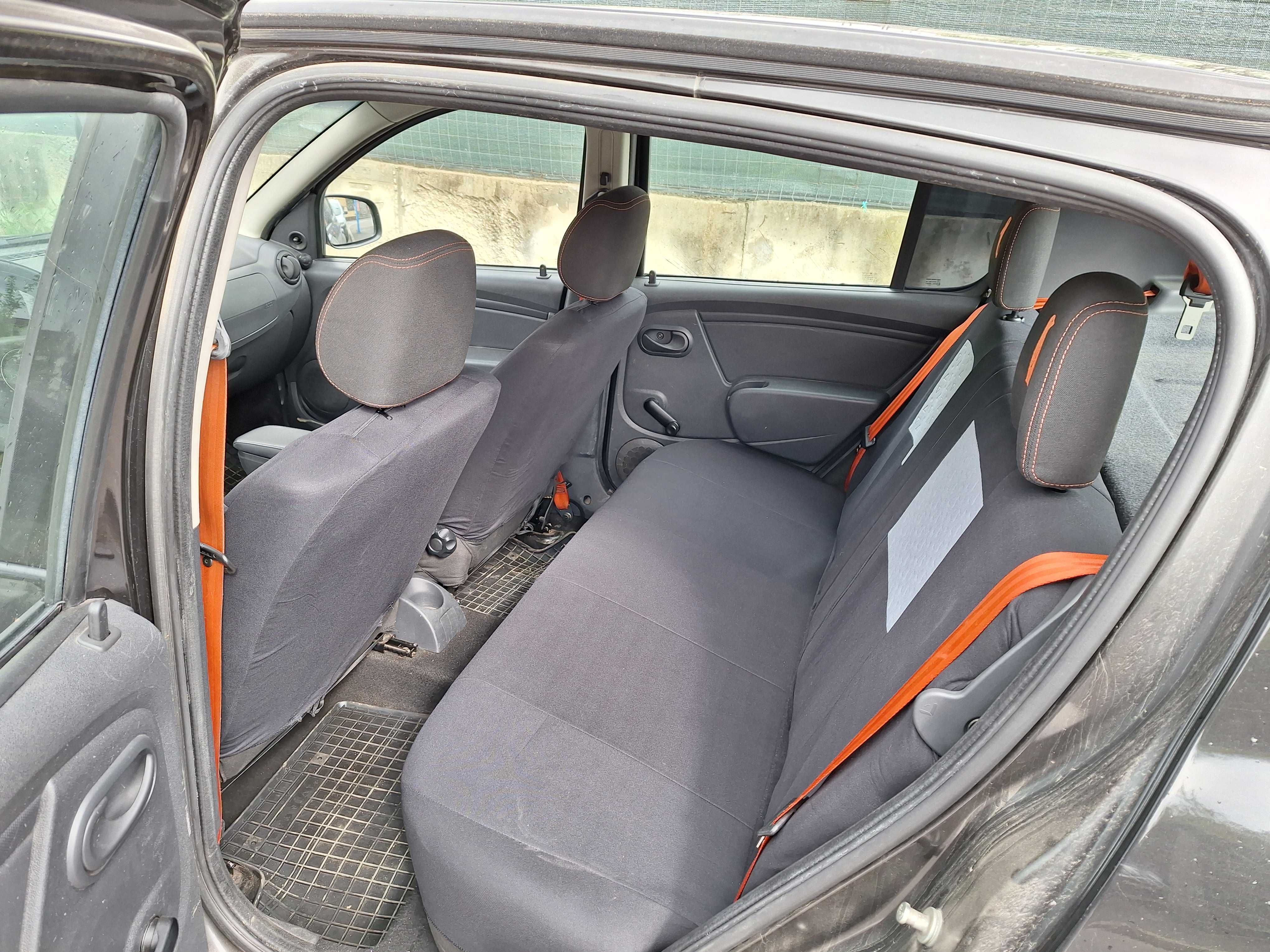 Dacia Sandero Orange 2011