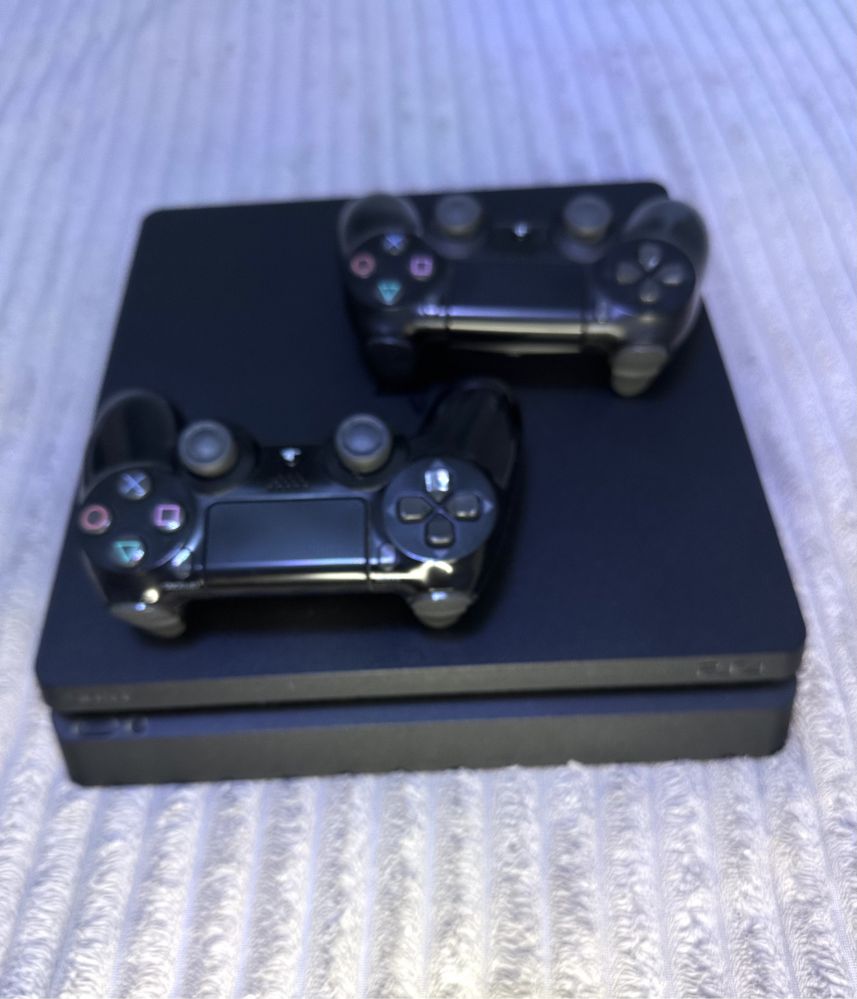 Playstation 4 slim 1 TB