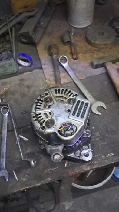 Продам двигатель и навесное Е4 Тойота каролла