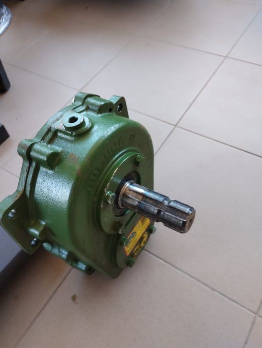 Reductor multiplicator 1/3,25
