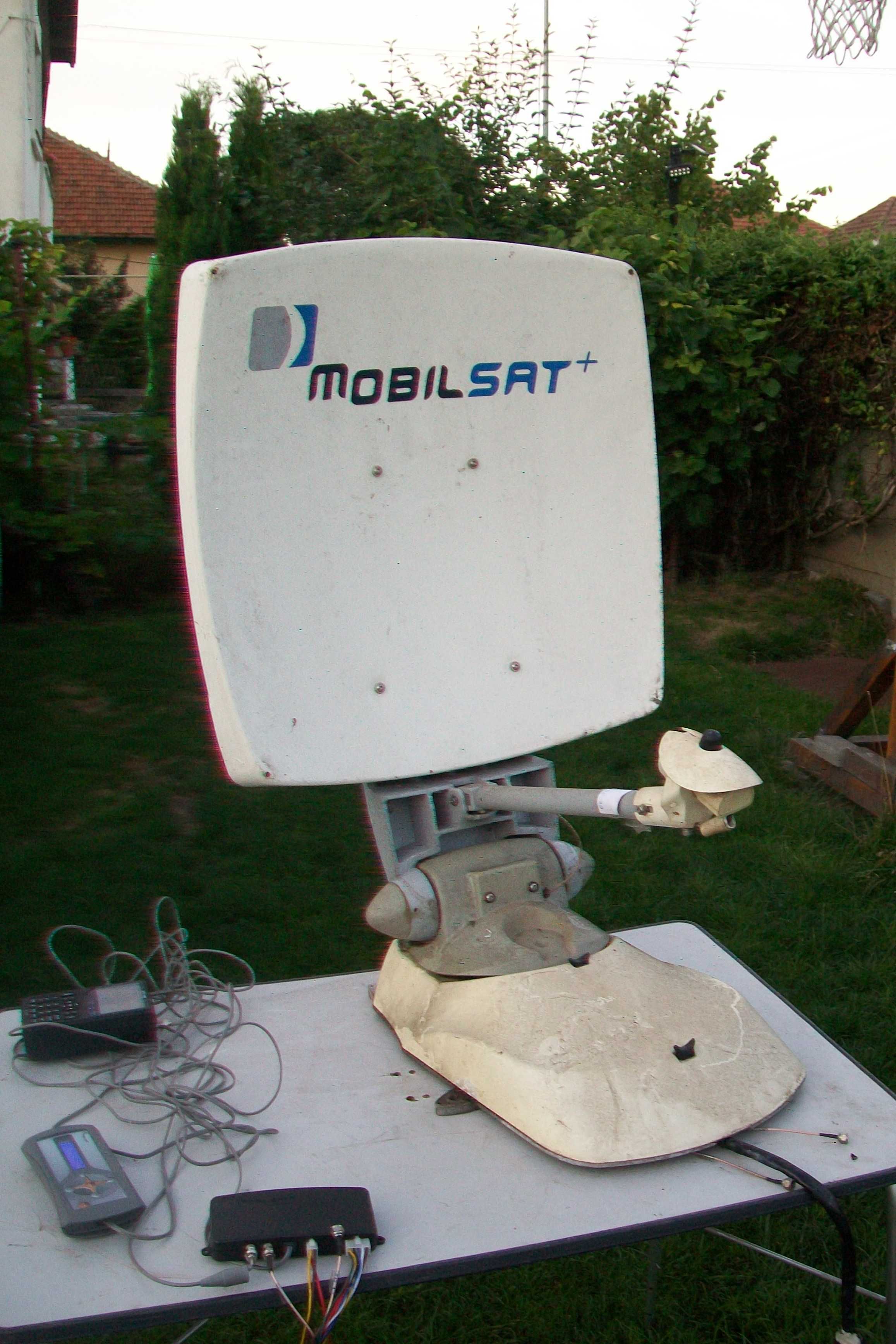 Antena automata pentru receptie satelit.