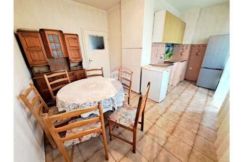 Тристаен апартамент, кв. Левски, Варна Т4077