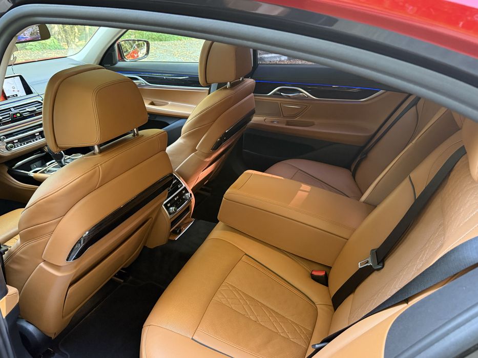 Bmw 740i g11 ,2018 full(culoare deosebita) pret 31000€