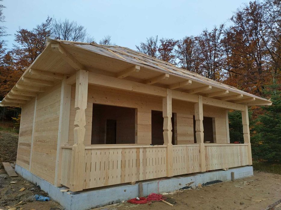 Case din lemn stratificat