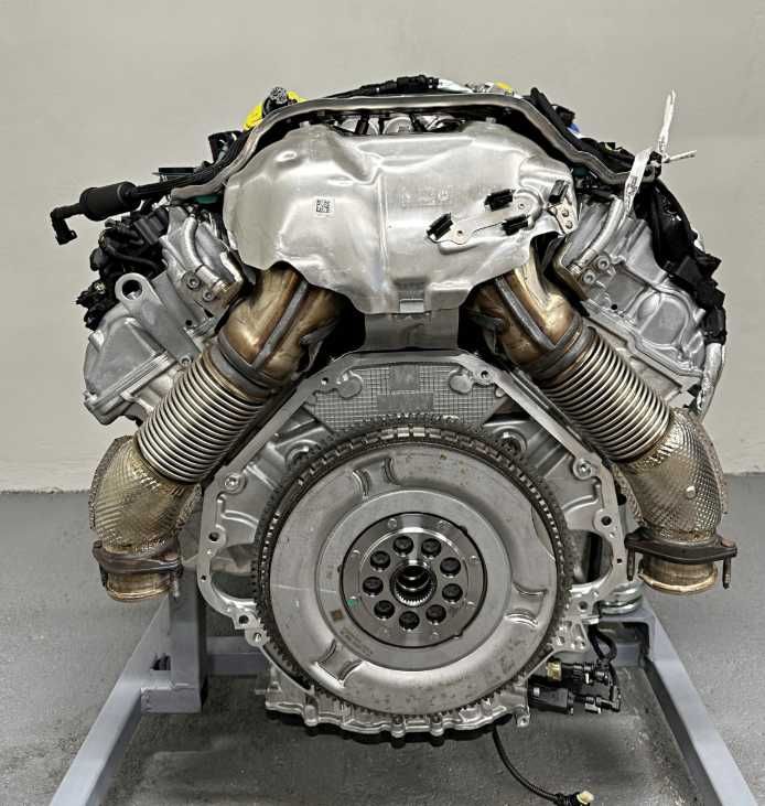 Нов 0км Двигател комплект S68B44A S68X BMW F95 F96 LCI G07 G70 X5M X6M