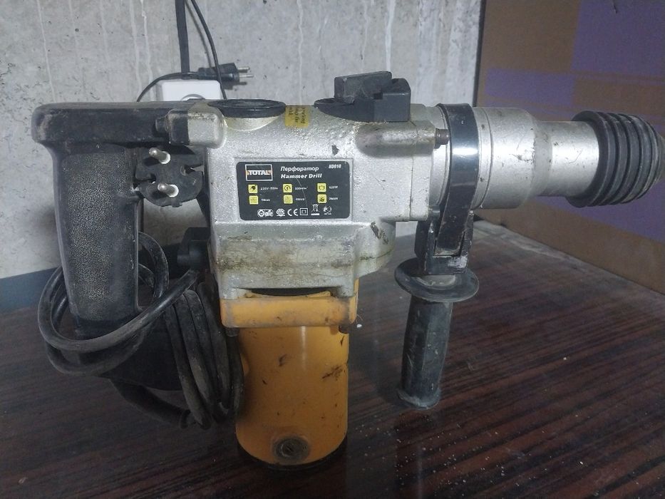 Перфоратор,болгарка рабочий