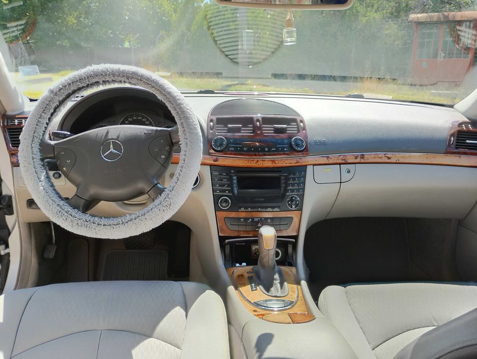 Mercedes E220 W211