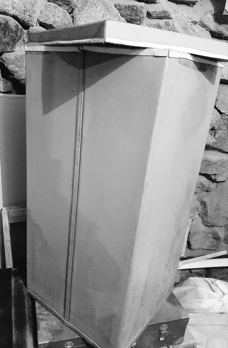 Ящик (ларь) для сыпучих продуктов