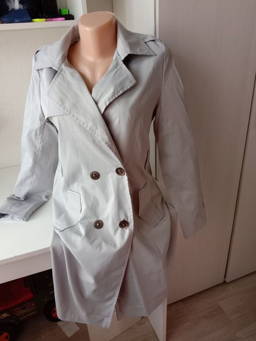 Срочно продам тренчи 2 шт по 4500тг