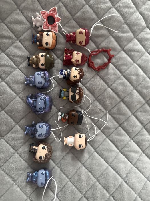 Фигурки очень странные дела