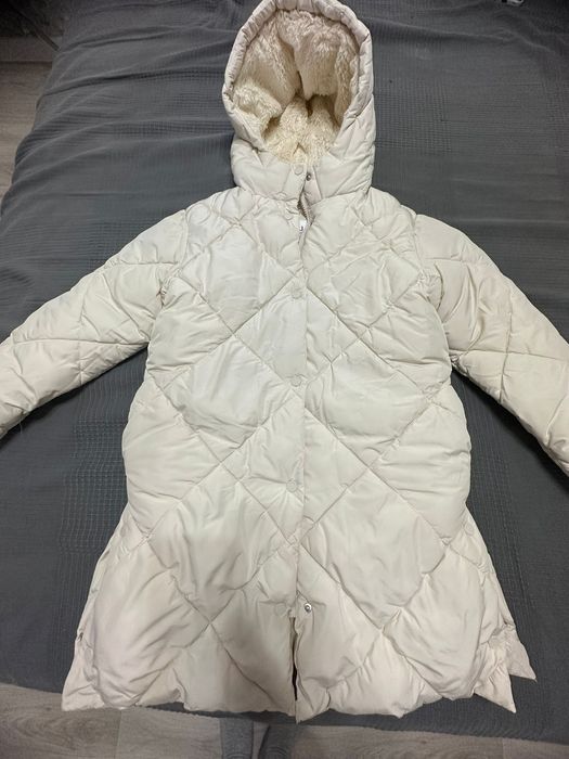 Продам зимнюю куртку для девочек