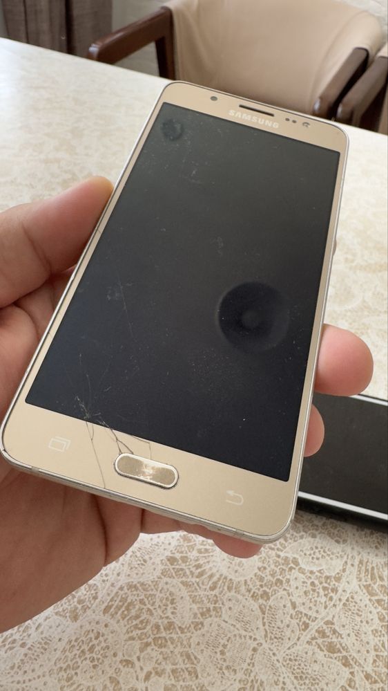 iPhone 6s 128gb  samsung j5 16gb