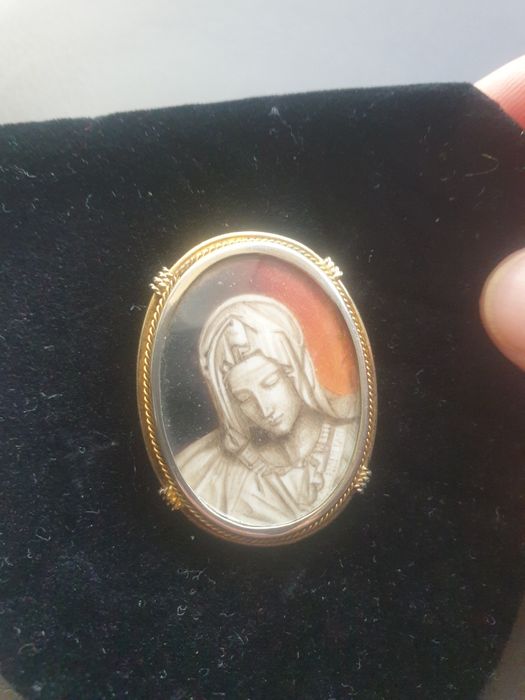 Broșă argint      .