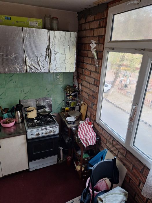 Продам 1 ком. 2  этаж дом 5 этажный кирпич. Балкон 2/6.