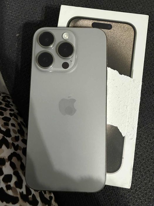 Iphone 15 pro impecabil