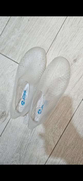 Коралки, аквашузы, пляжная обувь