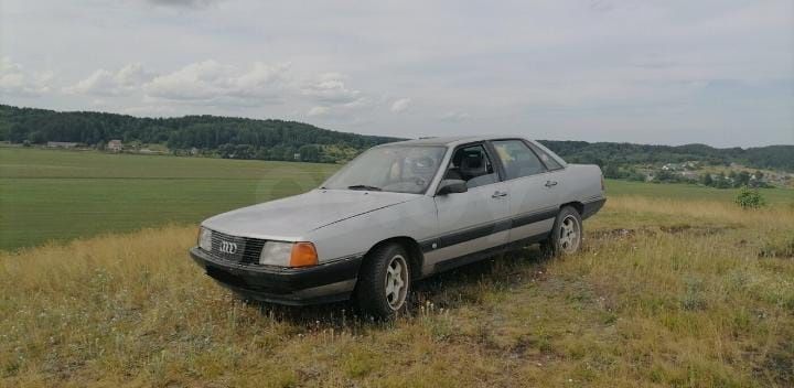 продам ауди 100 или  обмен на скот