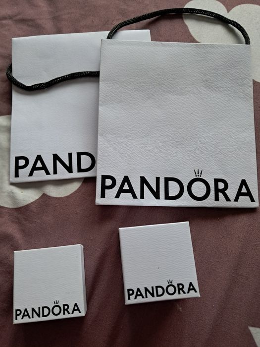 Cutii pentru cadouri