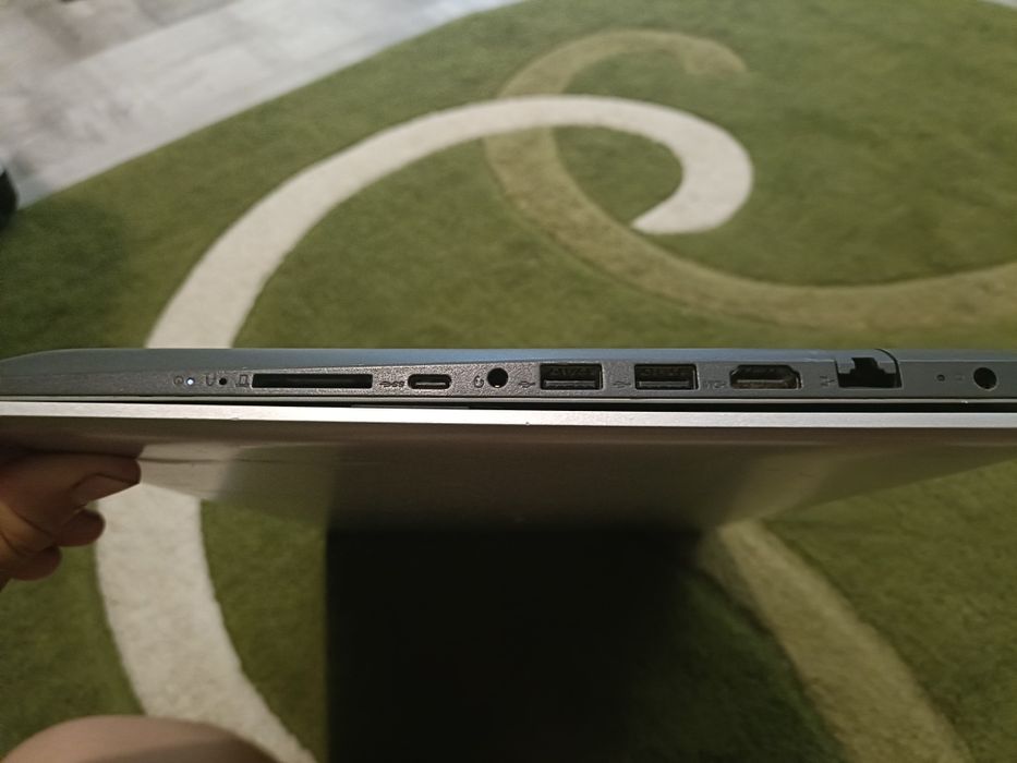 Vând laptop Lenovo ideaped 330-15ARR