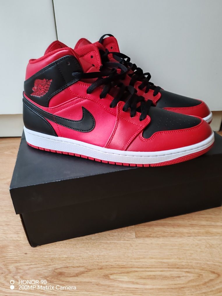 НОВИ Jordan 1 mid reverse bred