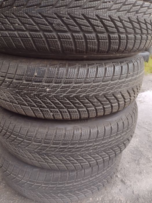 Почти нови 4бр.185/65/15 Good Year UGP3 dot3023