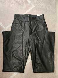 Pantaloni piele Zara