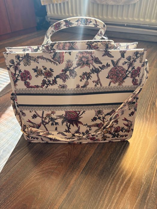 голяма дамска чанта