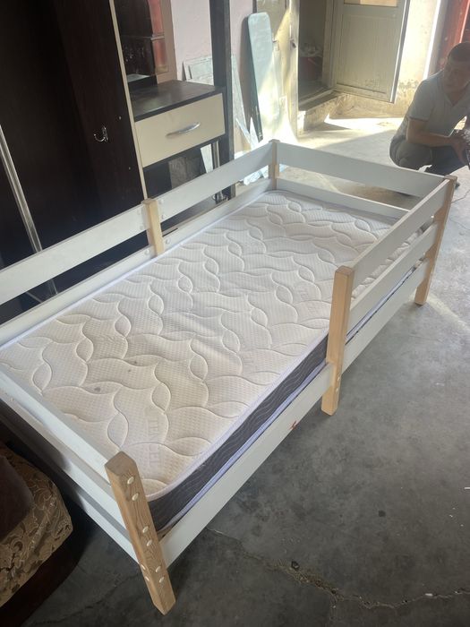 Деиская кровать в хорошем состоянии