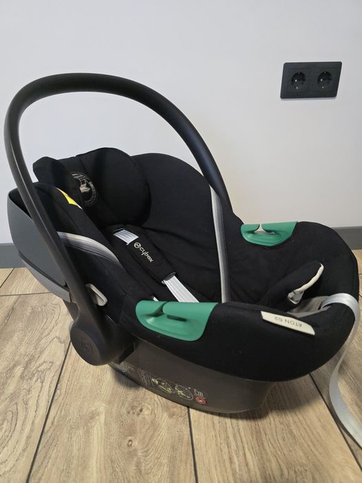 Бебешка кошница/столче за кола Cybex Aton S2 i-Size + Isofix база