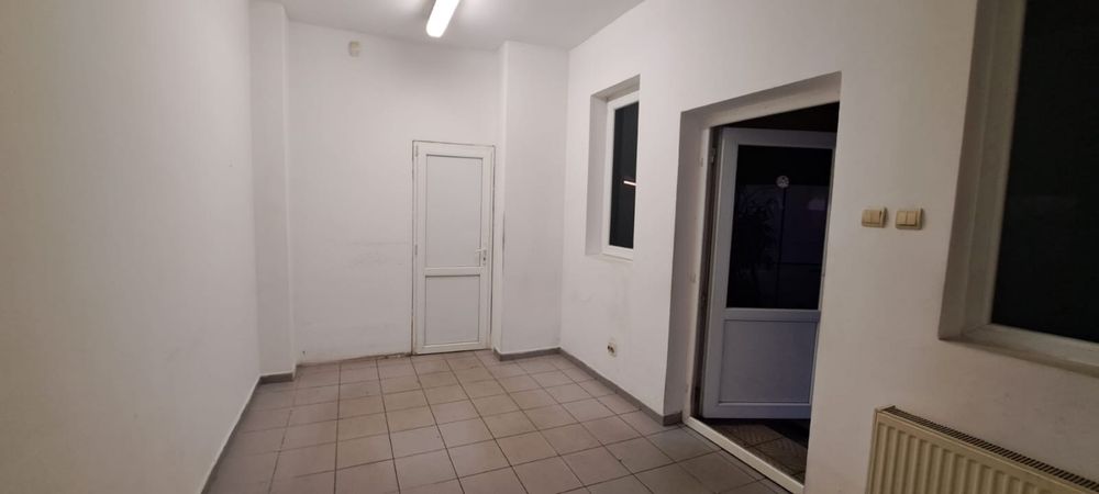 Inchiriez imobil, parter si etaj