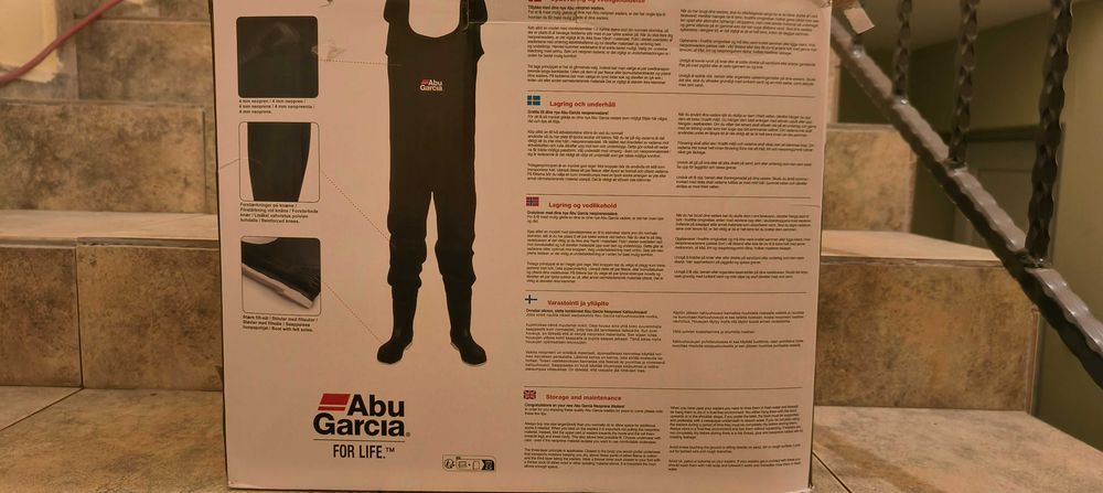 Неопренов гащеризон на Abu Garcia неупотребяван.