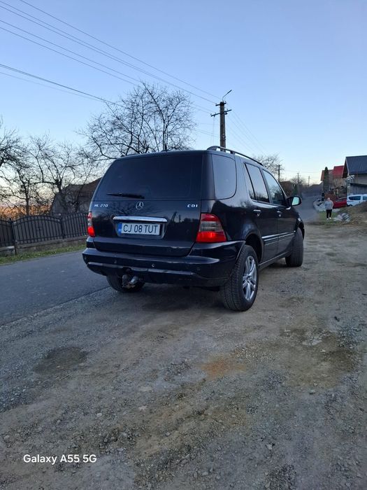 Vând Mercedes ml 270