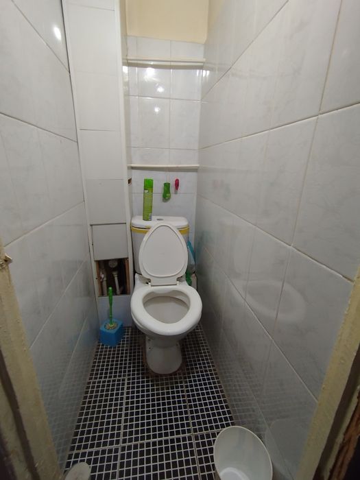 Сдам в аренду тёплую квартиру 2/4/4 кирпич 2*6 балкон Феруза(ваенка)