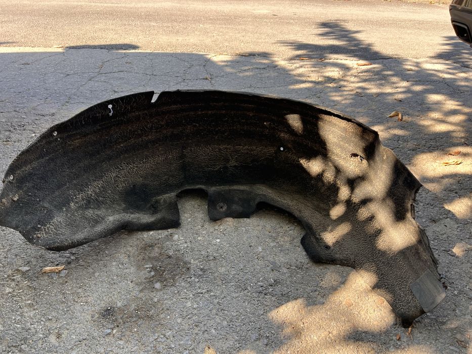 Заден десен подкалник за W212