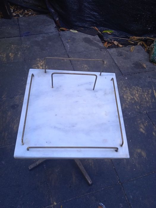 Ретро мрамор маса