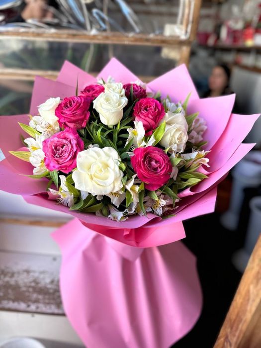 atirgul lola buket gullar arzon narx
