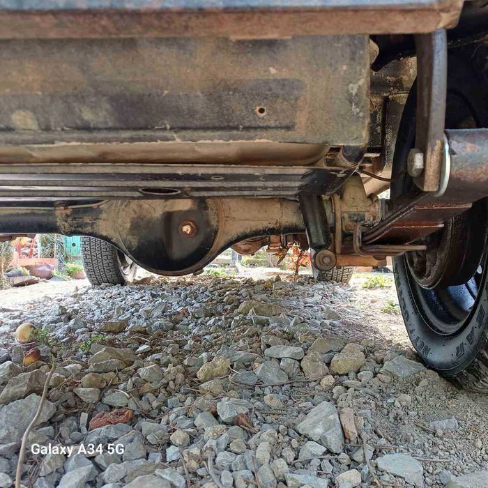 Продава се Suzuki Santana, всичко е изрядно.