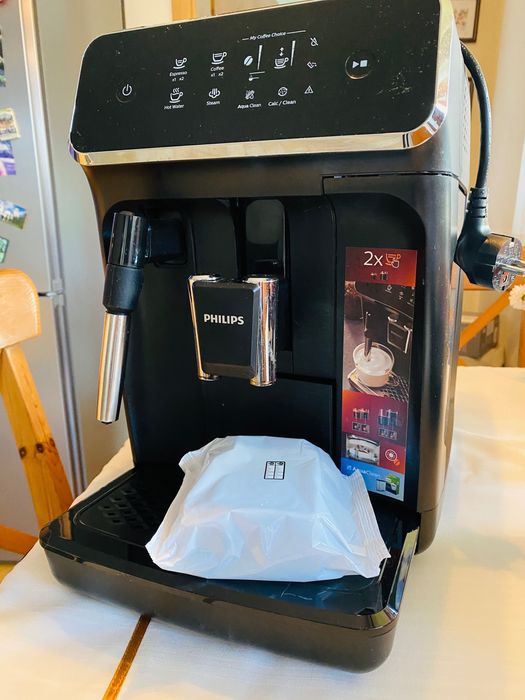 НОВО! ТОП ОФЕРТА! Кафе машина! Кафеавтомат PHILIPS EP2220/10