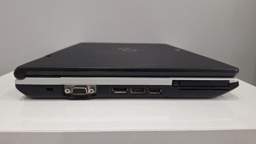 Fujitsu- Lifebook
