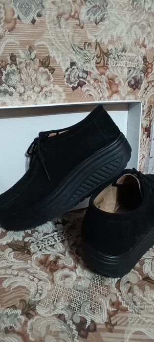 Велурени дамски обувки