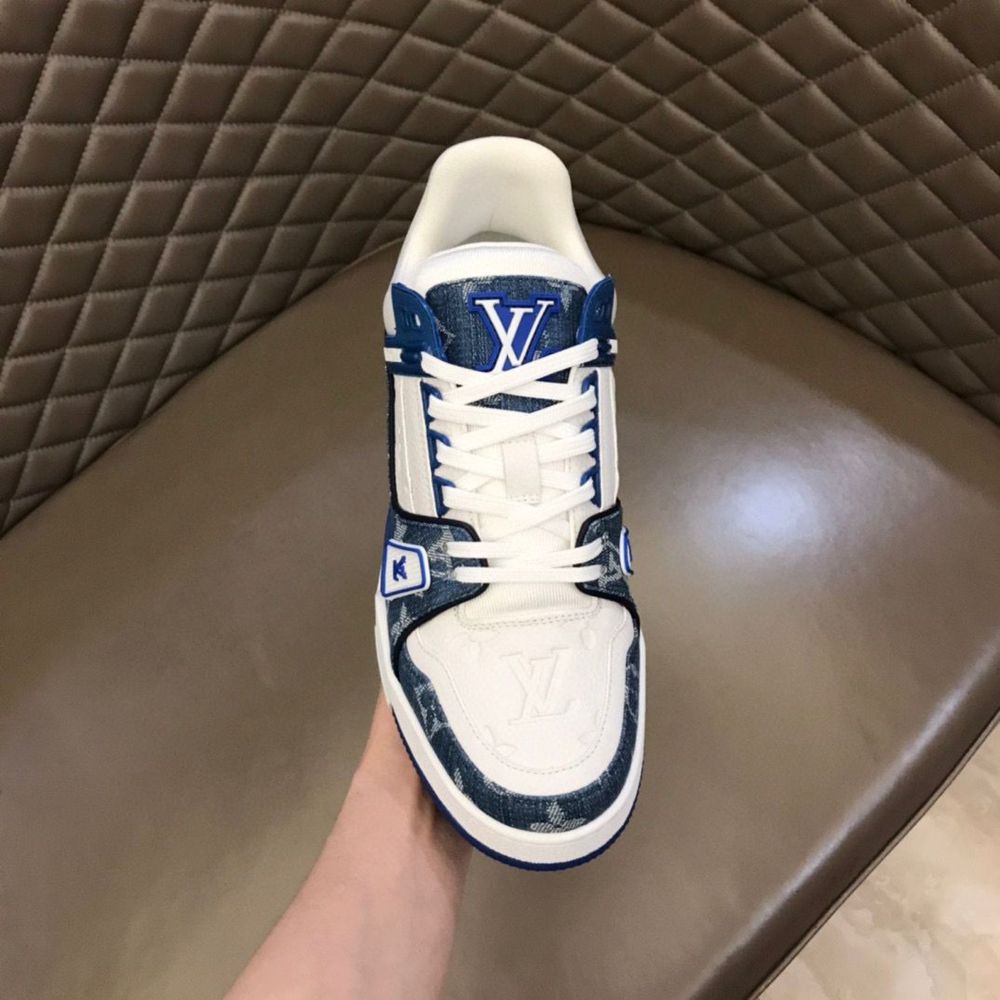 Adidasi Louis Vuitton