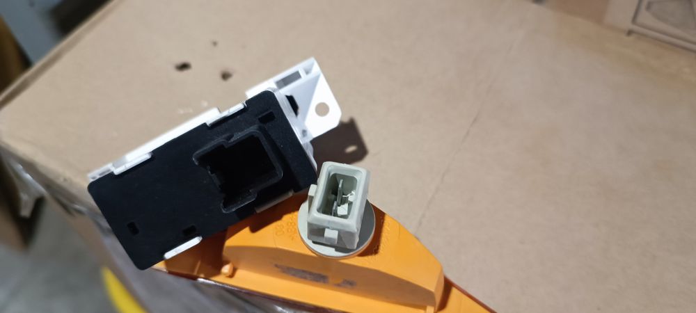 Semnalizarea/buton avari, Ford mk1