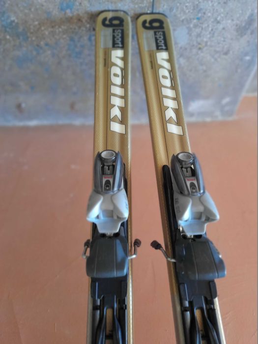 Schiuri Volkl 180 cm