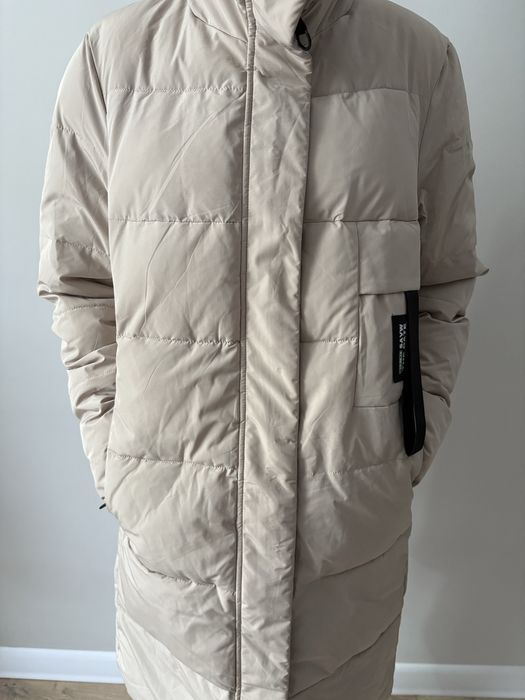 Продам куртку зимнию на девочку подроска