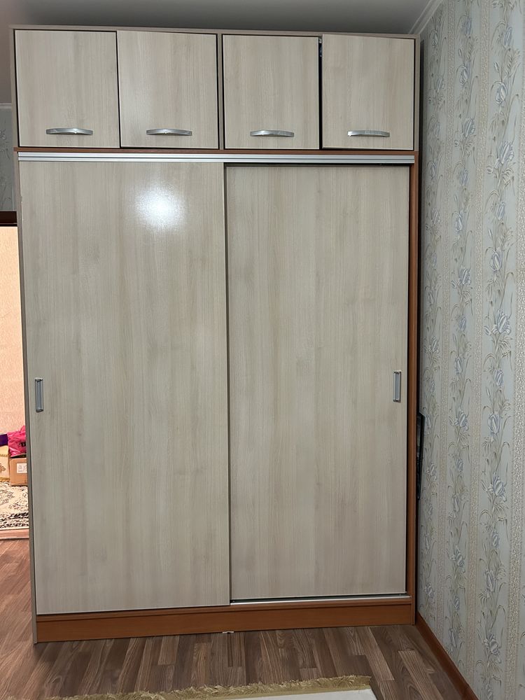 Шкаф купе в спальню отличном состоянии