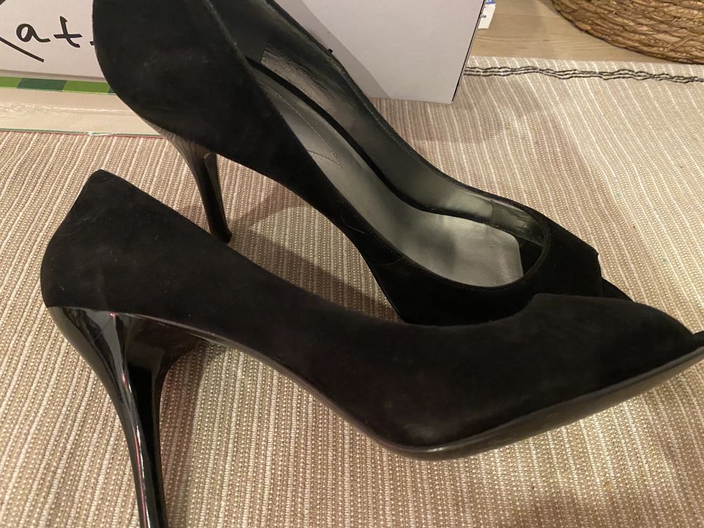 Superbe SANDALE STILETTO Guess - piele intoarsa - 40