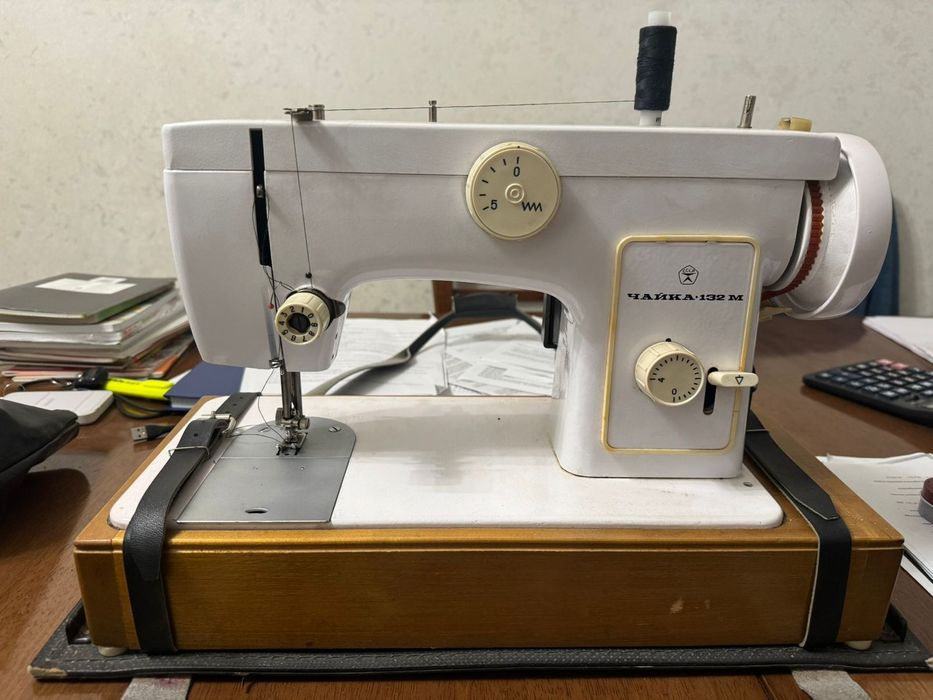 Продам швейную машинку