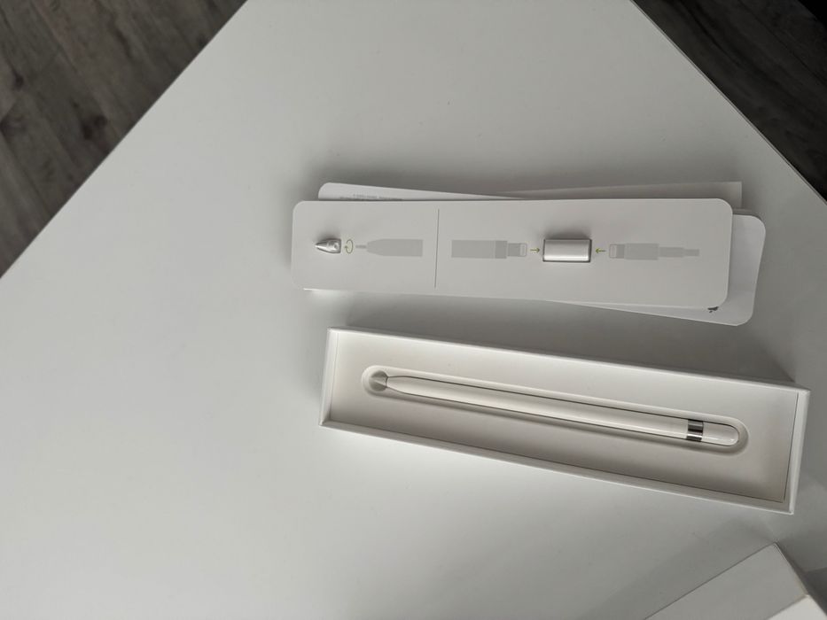 Apple IPad 8th generation, 32GB + Apple Pencil